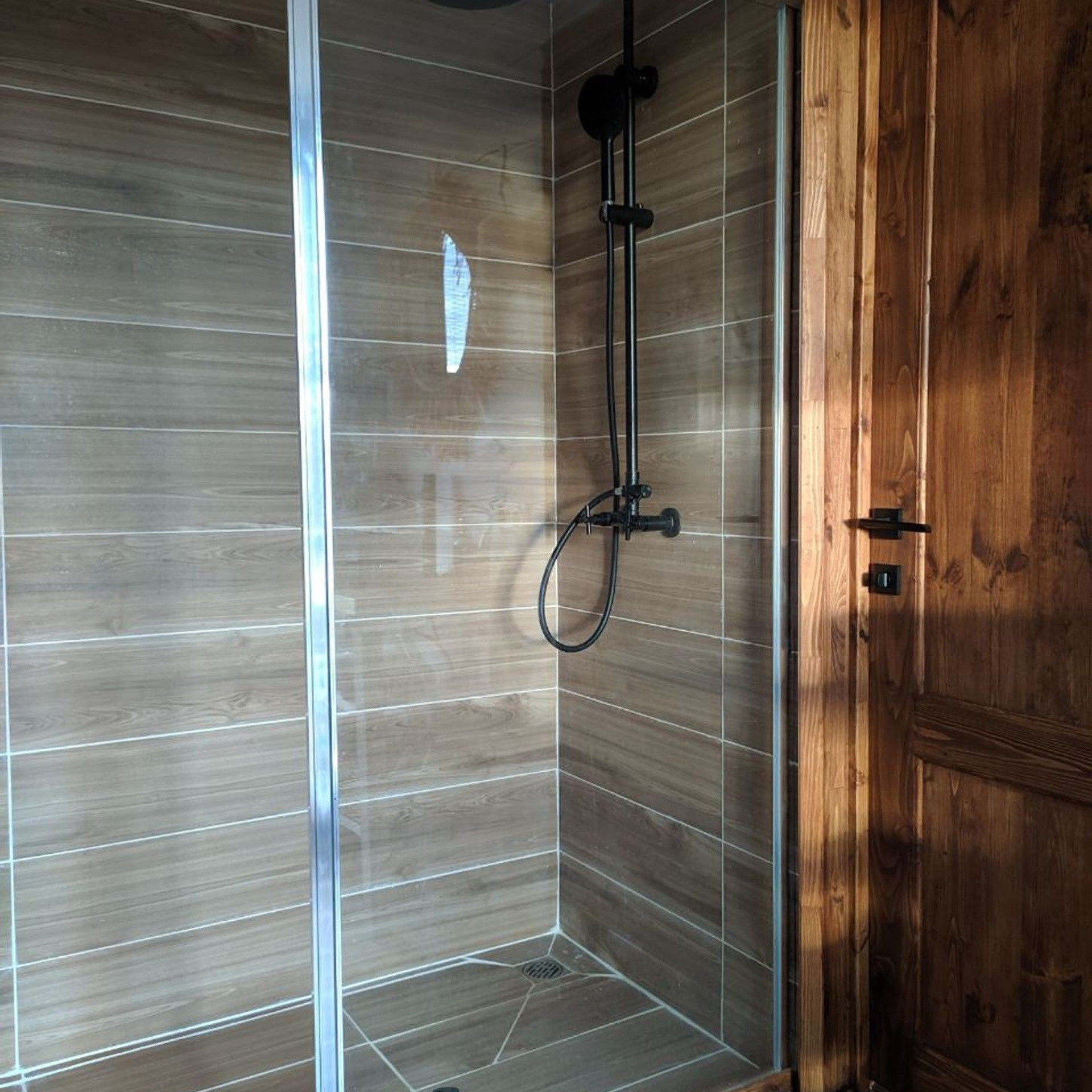 Лесной домик a-frame с террасой на холме в Дмитровском районе — смотреть в каталоге