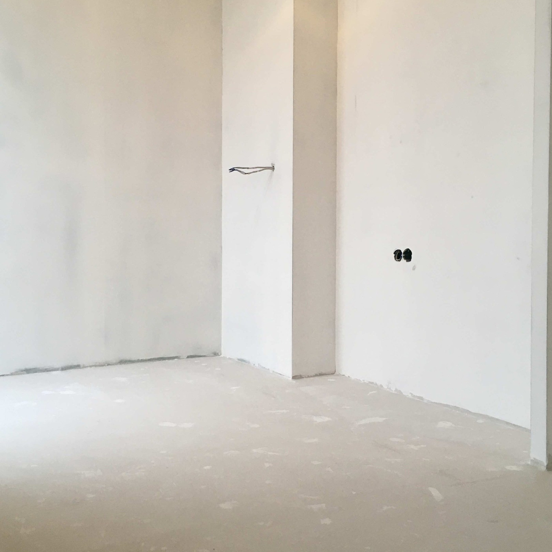 Минималистичная и функциональная студия для холостяка, ЖК Лахта парк. Дизайн интерьера в Петербурге Ворфаламеева Яна