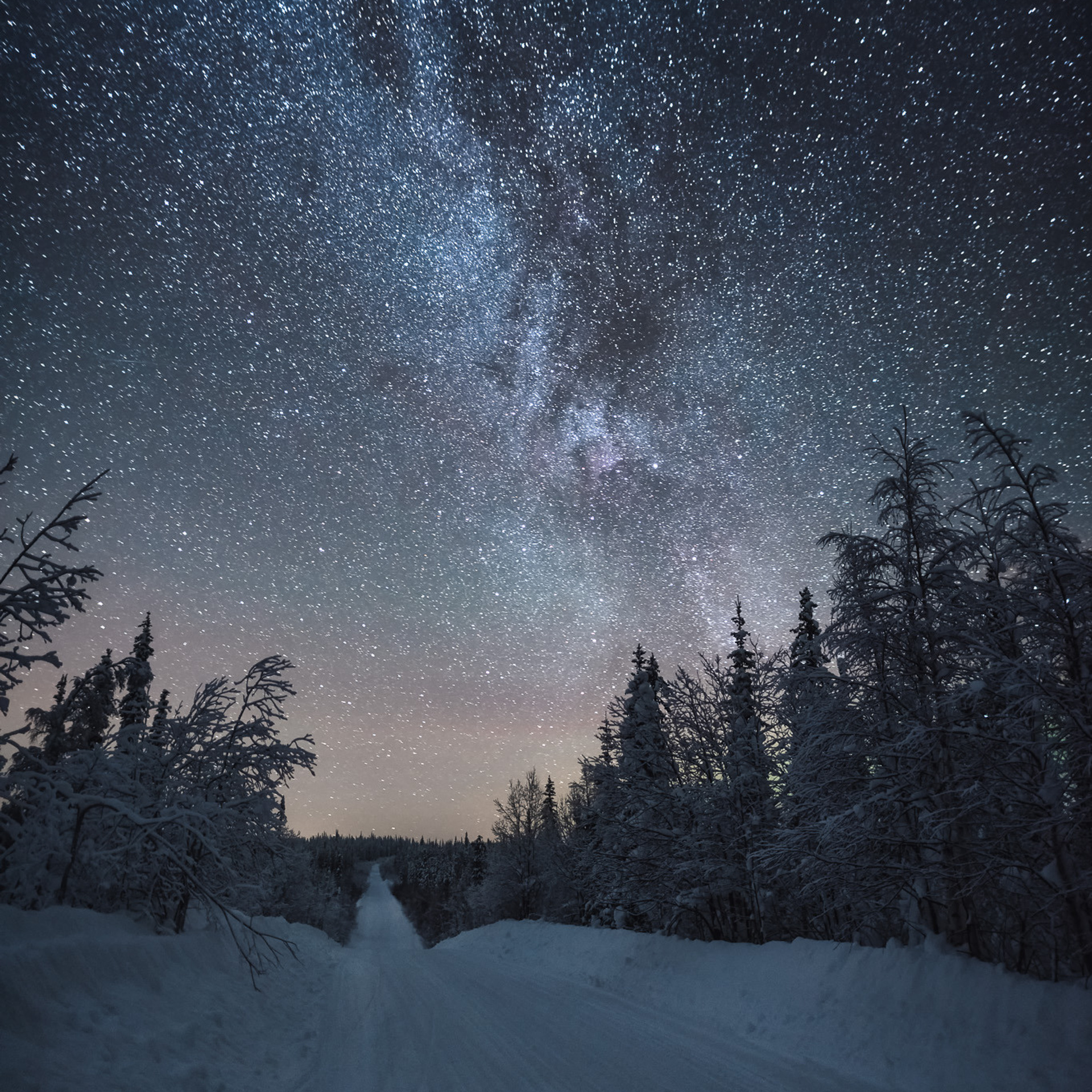 Млечный путь в ночном небе над Национальным парком Паанаярви