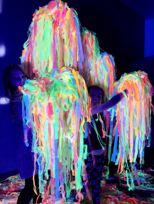 Неоновая дискотека. Бумажная дискотека.