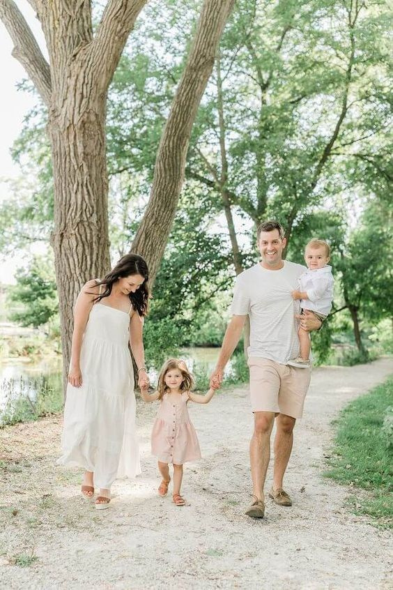 ПИКНИК. ПАРК. ПОЛЕ. СЕМЬЯ. ЛЕТО