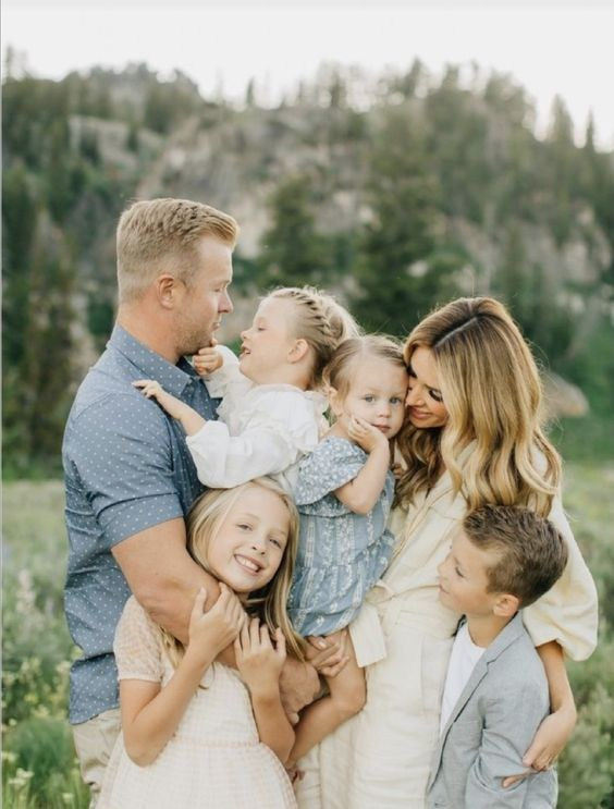 ПИКНИК. ПАРК. ПОЛЕ. СЕМЬЯ. ЛЕТО