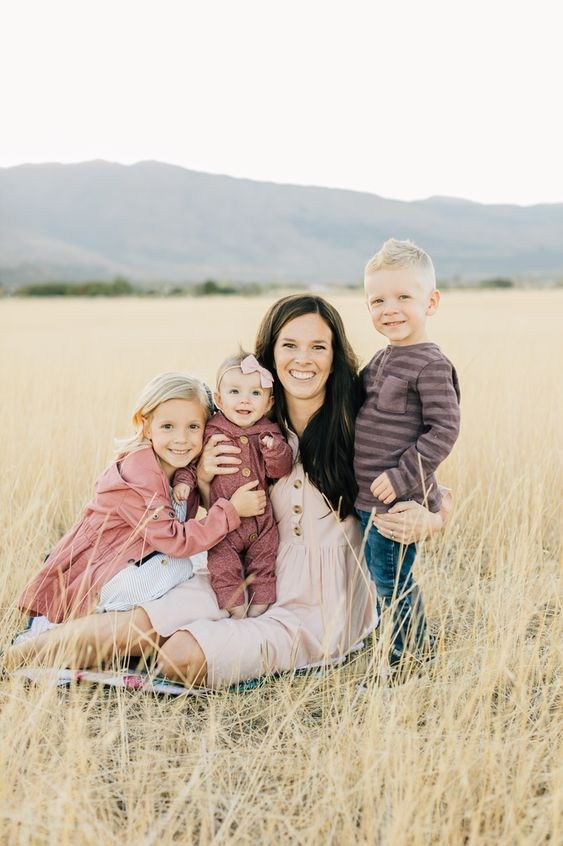 ПИКНИК. ПАРК. ПОЛЕ. СЕМЬЯ. ЛЕТО