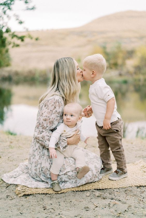 ПИКНИК. ПАРК. ПОЛЕ. СЕМЬЯ. ЛЕТО