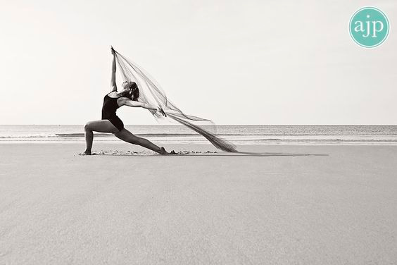 Танец на песке. Фотограф в Екатеринбурге Юлия Ташлыцкая