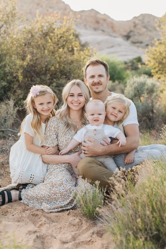 ПИКНИК. ПАРК. ПОЛЕ. СЕМЬЯ. ЛЕТО