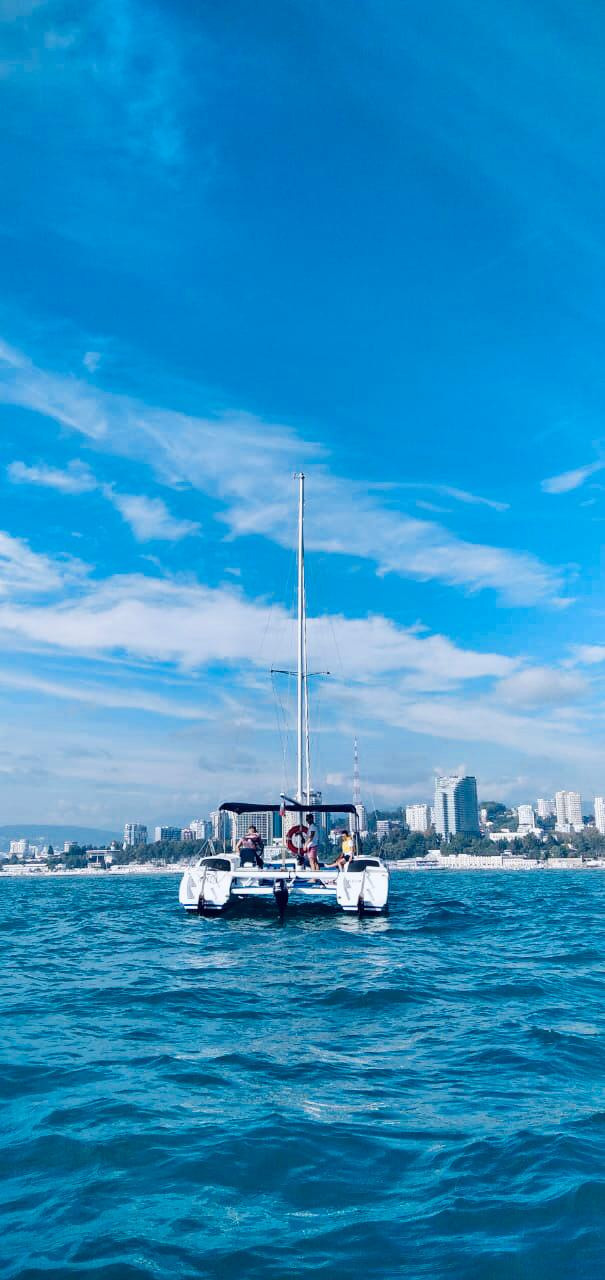 Парусно —моторные яхты и катамараны в Сочи. Аренда Яхт и Катеров в Сочи