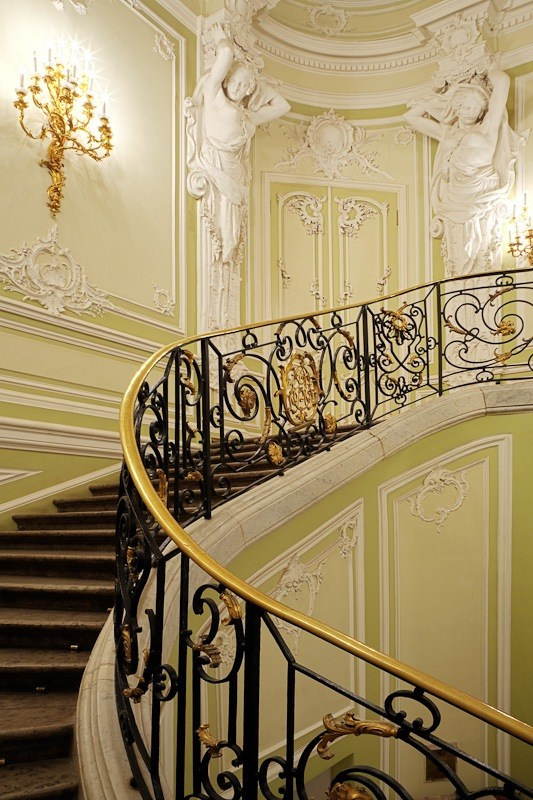 Локации в Питере под крышей