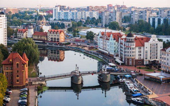 Ресторанчики с видом на реку Преголю, уютные кафе и смотровая башня — отличный старт для исследования окрестностей.