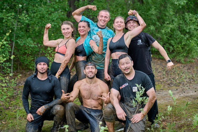 Фоторепортаж с забега Стальной характер в Сургуте, 5 июля 2025. Репортажный и семейный фотограф — Шелихов Сергей