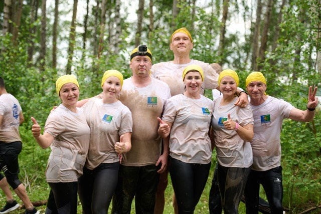 Фоторепортаж с забега Стальной характер в Сургуте, 5 июля 2025. Репортажный и семейный фотограф — Шелихов Сергей