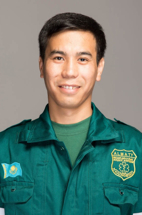 Деловой (бизнес) портрет. Фотостудия Алматы. Фотосъемка Алматы. Фотосессия Алматы. Фотокурсы. Обучение фотографии. Аренда студии