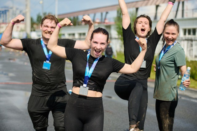 Фоторепортаж с забега Стальной характер в Сургуте, 5 июля 2025. Репортажный и семейный фотограф — Шелихов Сергей