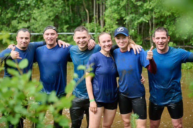 Фоторепортаж с забега Стальной характер в Сургуте, 5 июля 2025. Репортажный и семейный фотограф — Шелихов Сергей