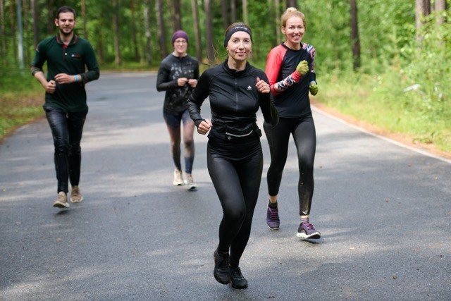Фоторепортаж с забега Стальной характер в Сургуте, 5 июля 2025. Репортажный и семейный фотограф — Шелихов Сергей