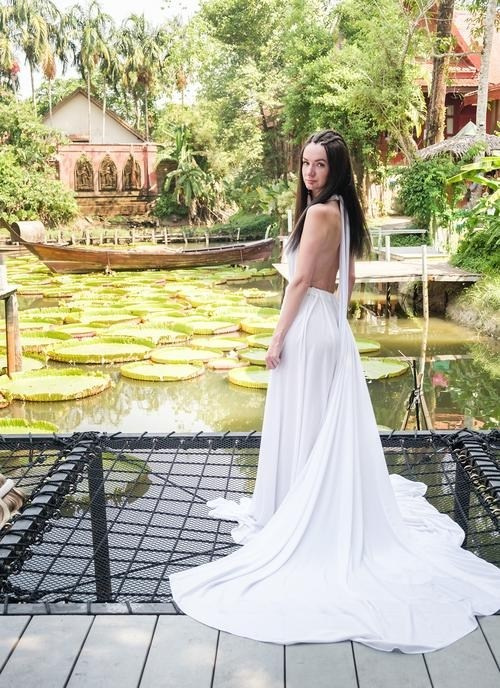 фотосессия в кафе с кувшинками лотосами на Пхукете Ma Doo Bua Cafe Маде Буа Кафе фотограф Phuket идея место образ пример фото позы аренда платья свадебная лавстори фотосессия заказать цена стоимость