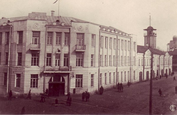 Поиск информации. Поиск фото. Восстанавливаем описания. Легенды Старого Города. Боровичи.