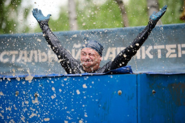 Фоторепортаж с забега Стальной характер в Сургуте, 5 июля 2025. Репортажный и семейный фотограф — Шелихов Сергей