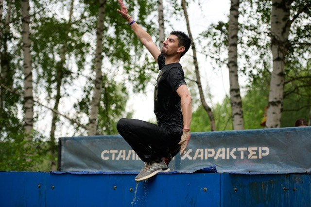 Фоторепортаж с забега Стальной характер в Сургуте, 5 июля 2025. Репортажный и семейный фотограф — Шелихов Сергей