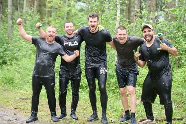 Фоторепортаж с забега Стальной характер в Сургуте, 5 июля 2025. Репортажный и семейный фотограф — Шелихов Сергей