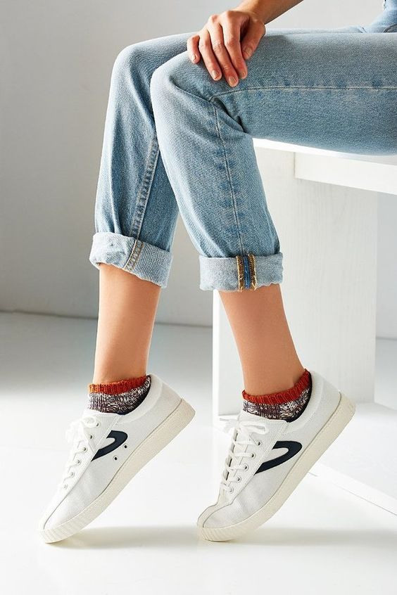 Стильная фотосъемка кроссовок для спортивных и кэжуал-образов