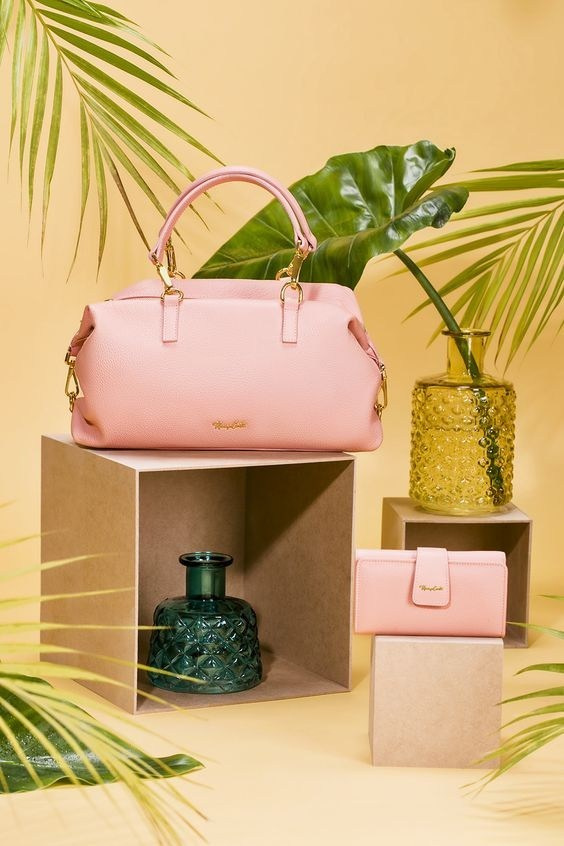 Предметное фото сумок - элегантные аксессуары, чтобы подчеркнуть ваш стиль.