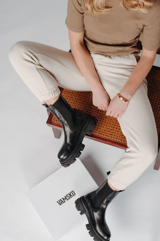 Предметное фото обуви - изысканные и функциональные пары, чтобы выглядеть безупречно в любой ситуации.