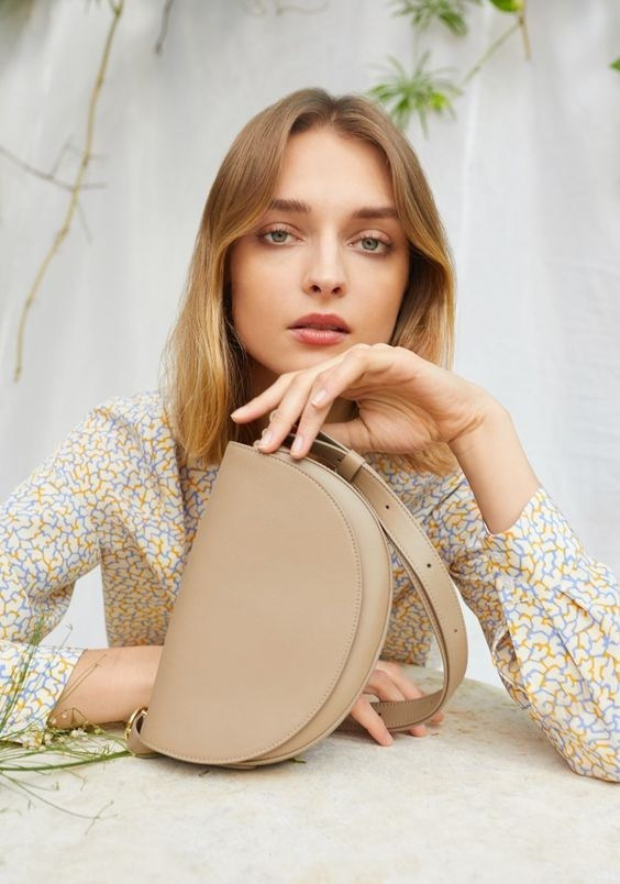 Предметное фото сумок - стильные и универсальные аксессуары для вашего стиля.