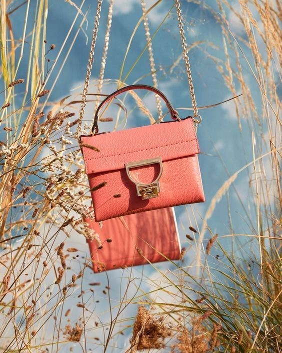 Предметное фото сумок - современные и практичные модели, придающие вашему образу особый шик и стиль.