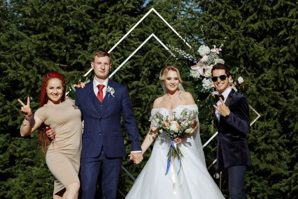 Ведущий смешной выездной церемонии