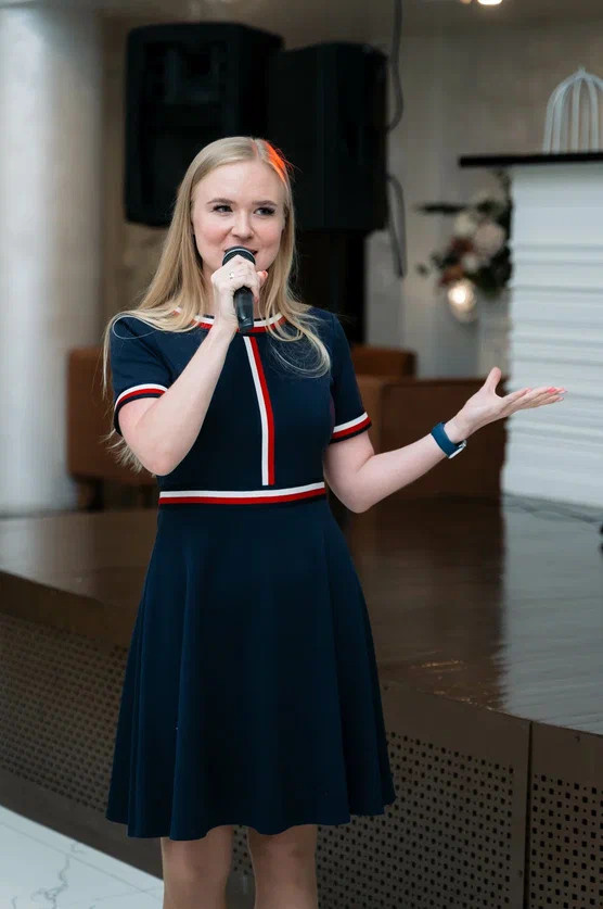 Ведущая на свадьбу Мария Снегур. Ведущий, Тамада, DJ, фото в Перми. Хорошее настроение