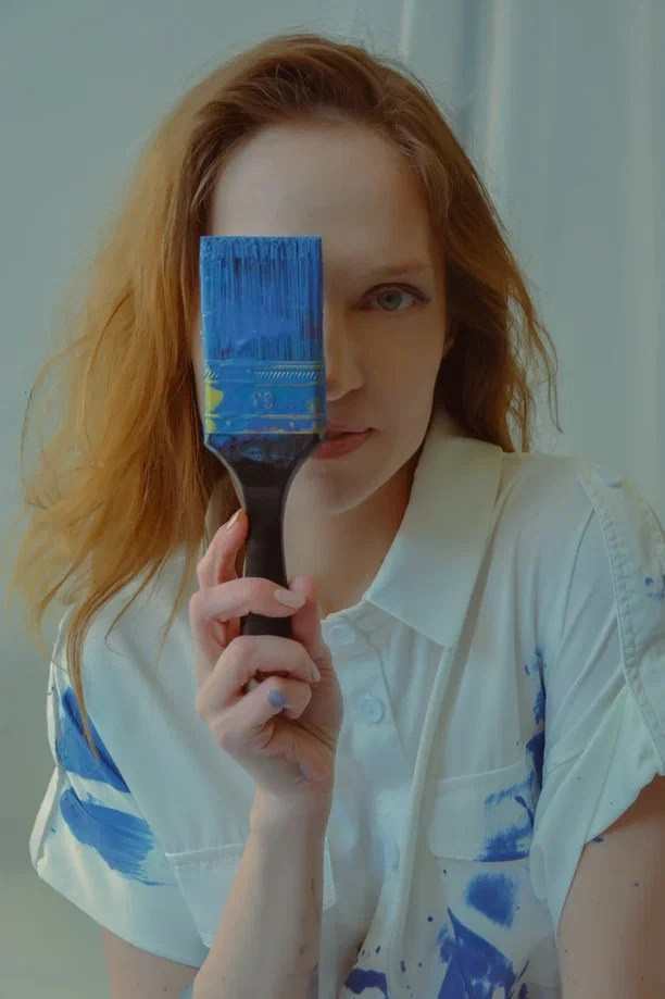 ABOUT / CONTACT. Yulia Yurchevskaya | Art Director & Visual Visionary