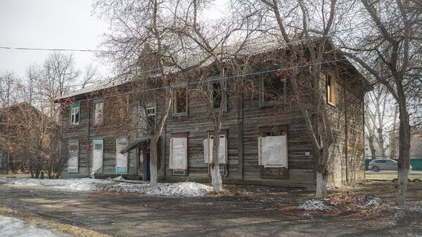 Последняя весна старых домов на улице Холодильной
