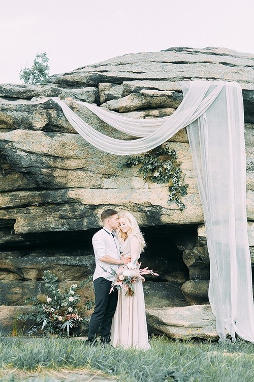 «Breath of Ural» стилизованная фотосессия на фоне уральских гор