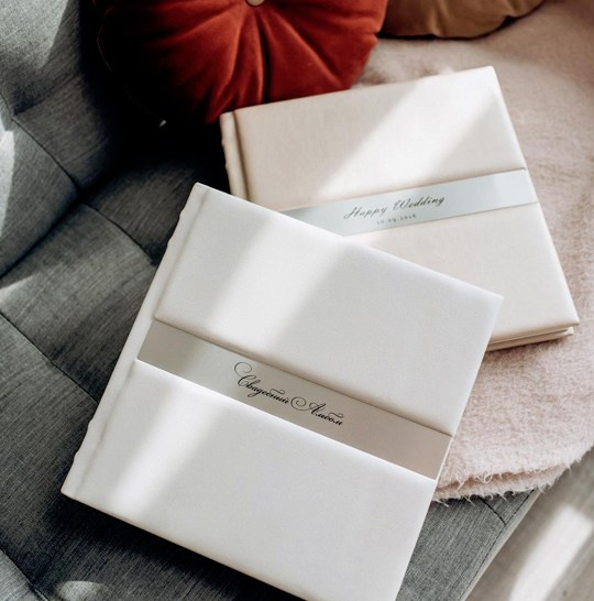 Information and price for the services of a photographer in Scotland. Elena Carruthers family photographer in Scotland (Edinburgh, Glasgow)