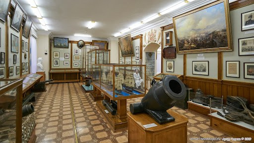 Музеи Севастополя, что посмотреть в Севастополе, экскурсии по Севастополю. Профессиональная фотосъемка в Крыму. Натуральные эмоции и живые кадры. Забронируйте дату прямо сейчас!