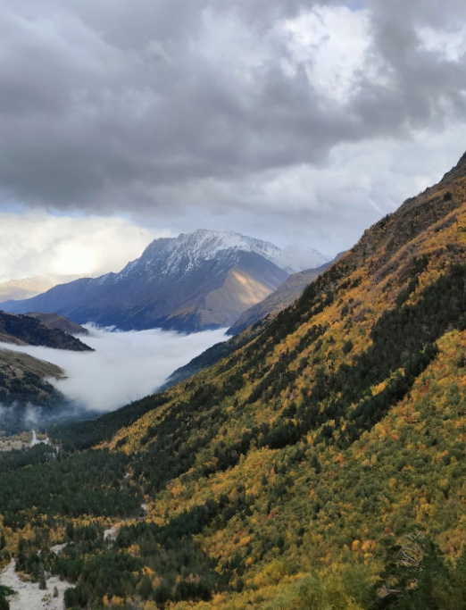 Северная Осетия. Кармадонское и Куртатинское ущелья, «город мертвых» Даргавс