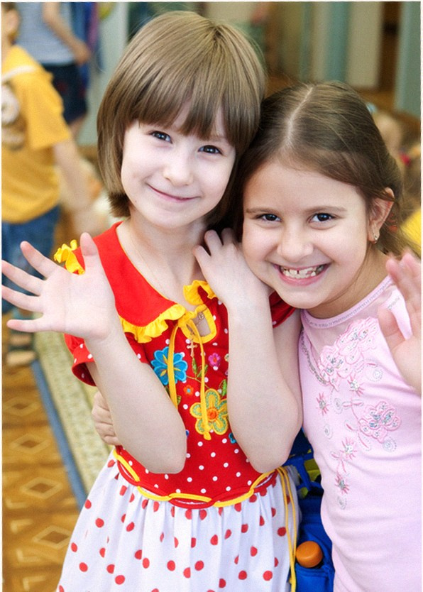 Девочки-подружки