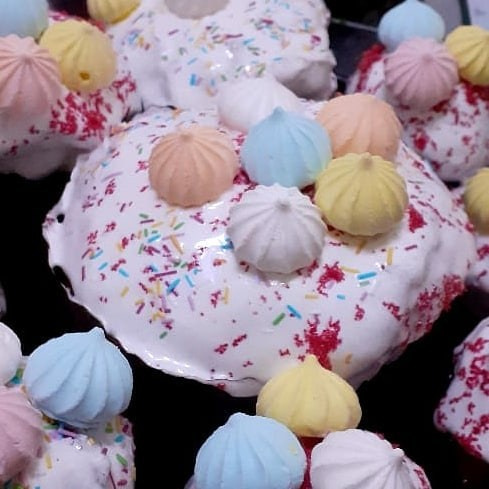 Светлой Пасхи! Пусть в доме будет мир, любовь и доброта!