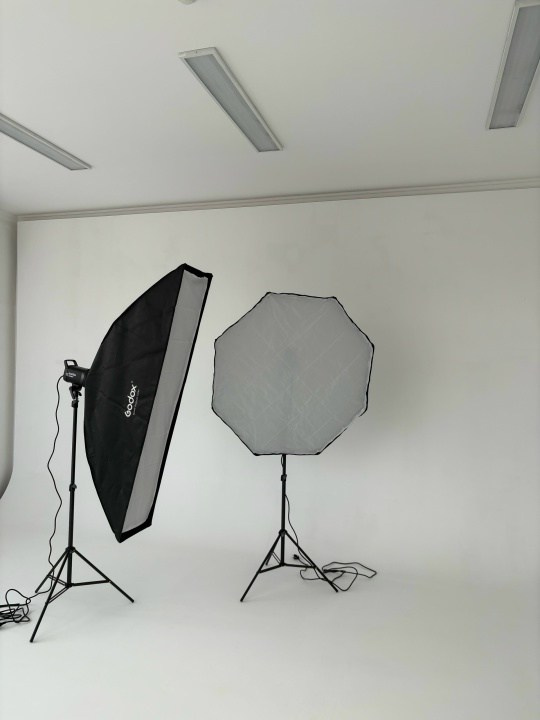 Фотостудии Севастополя. Лучшие фотостудии Севастополя. Фото интерьера фотостудий. Актуальные фото фотостудий Севастополя. Профессиональная фотосъемка в Крыму. Натуральные эмоции и живые кадры. Забронируйте дату прямо сейчас!