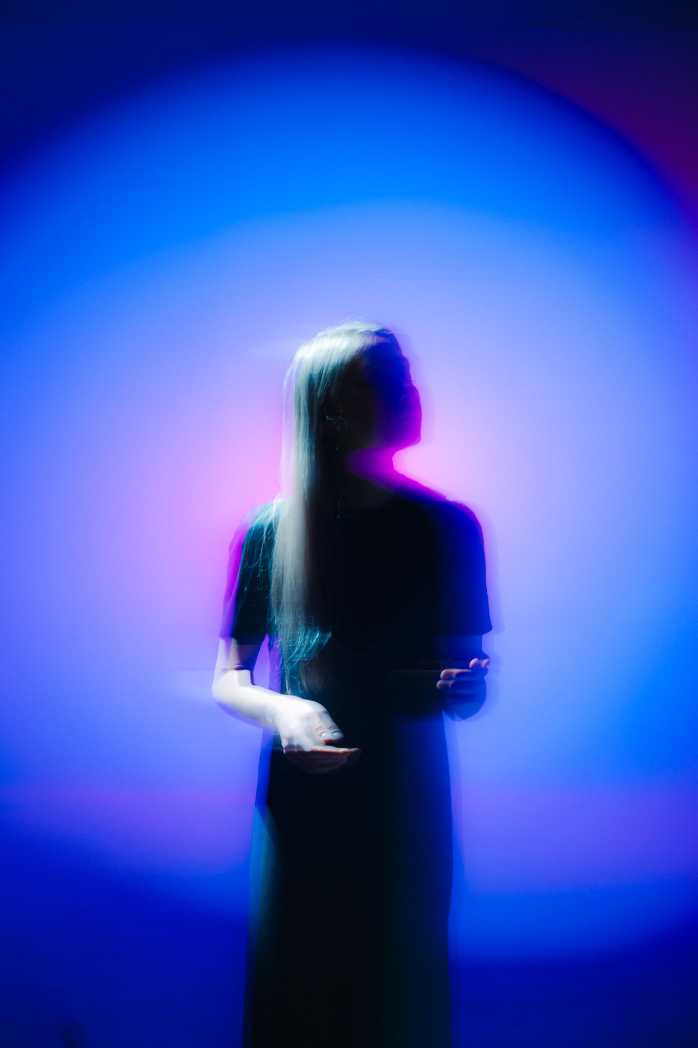 Works. Фотограф с цветным светом и оператор в Москве | Лиля Кичигина