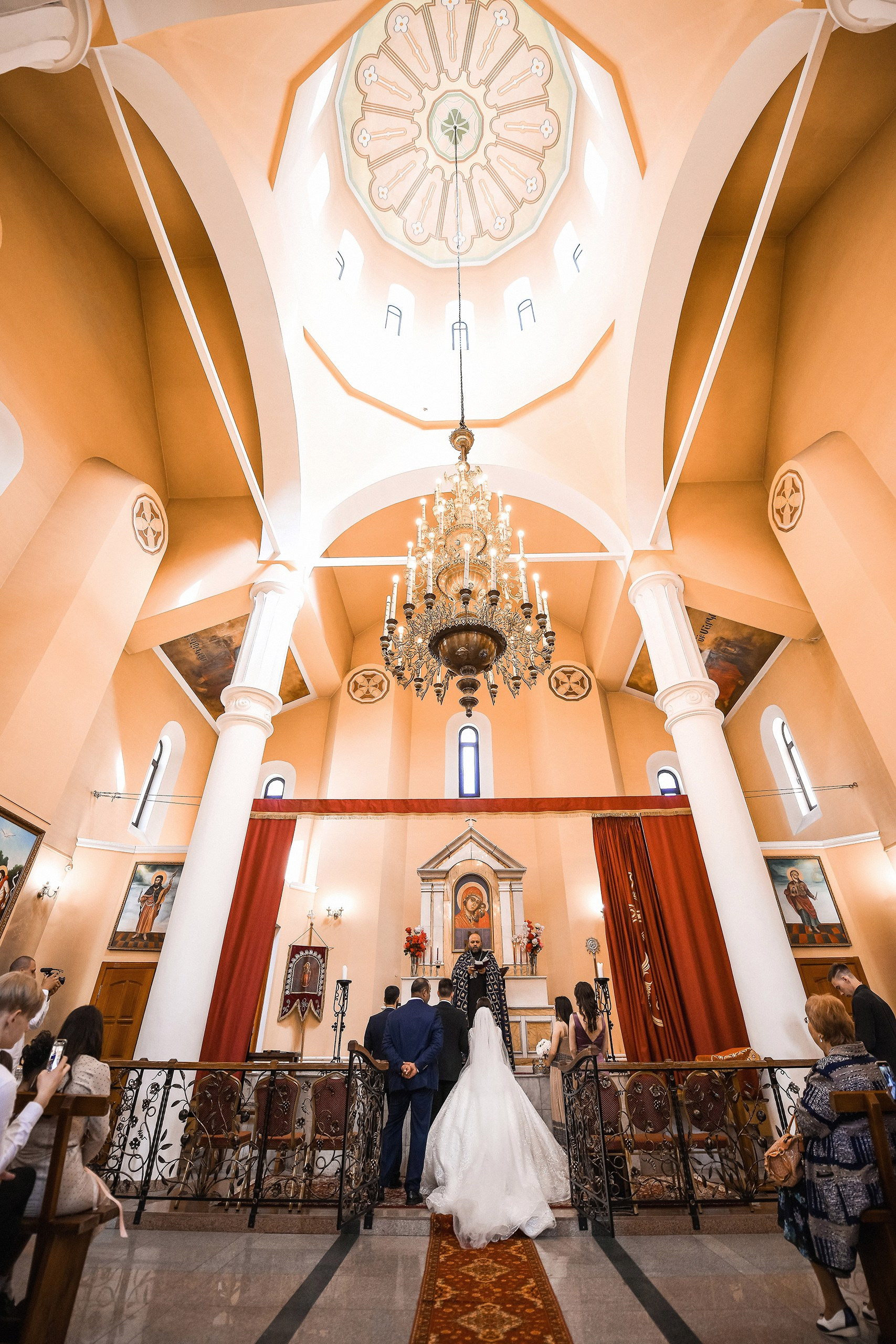 Венчание в армянской церкви Святого Саркиса: фотограф на таинство. 📸 Свадебный и семейный фотограф в Красноярске Тихомиров Евгений | 17 лет опыта | 800+ свадеб