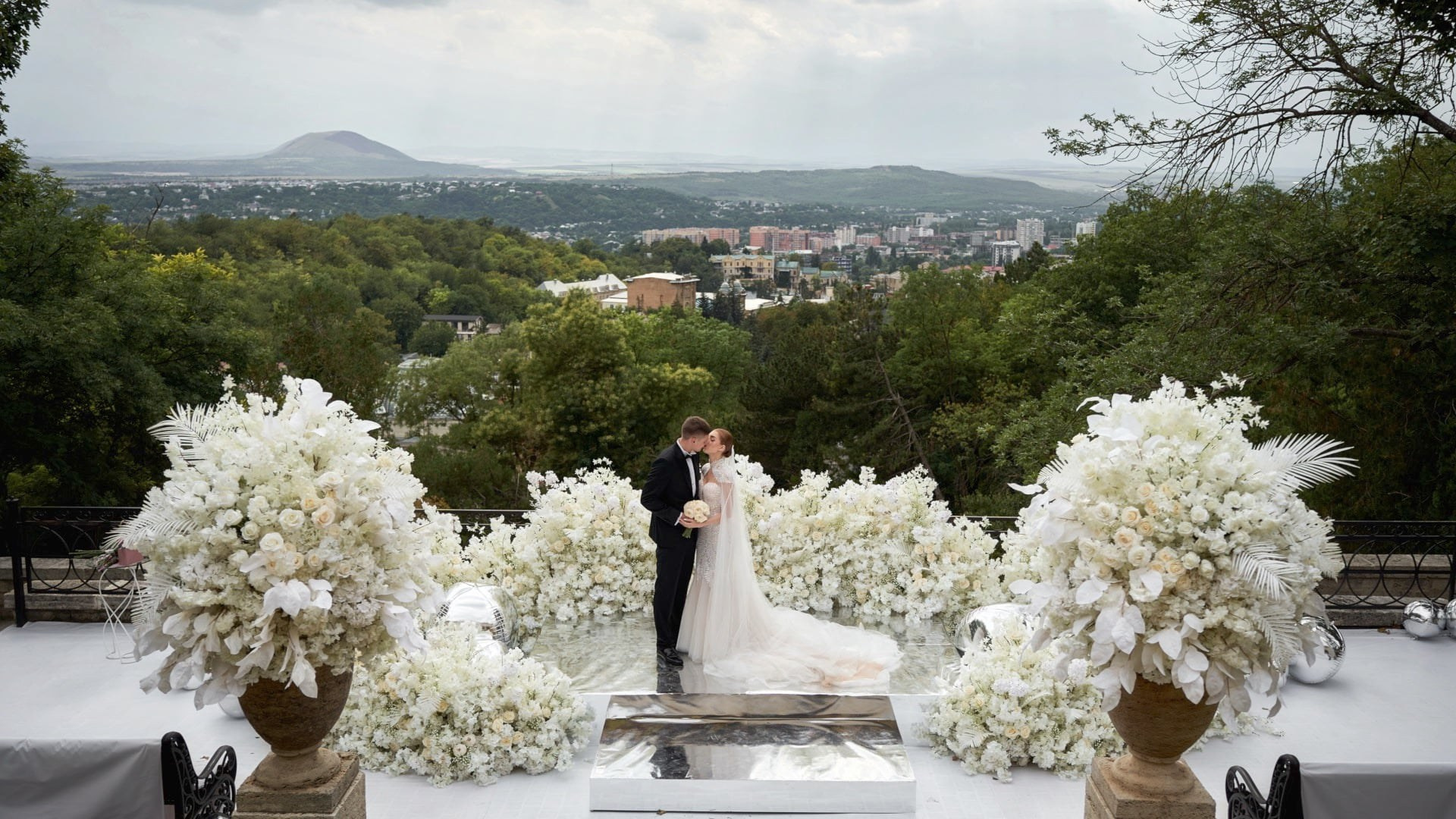 Авторские свадебные фильмы по видео от Твинс студио. Свадебное видео и фото съемка на свадьбу в Краснодаре Твинс Студио