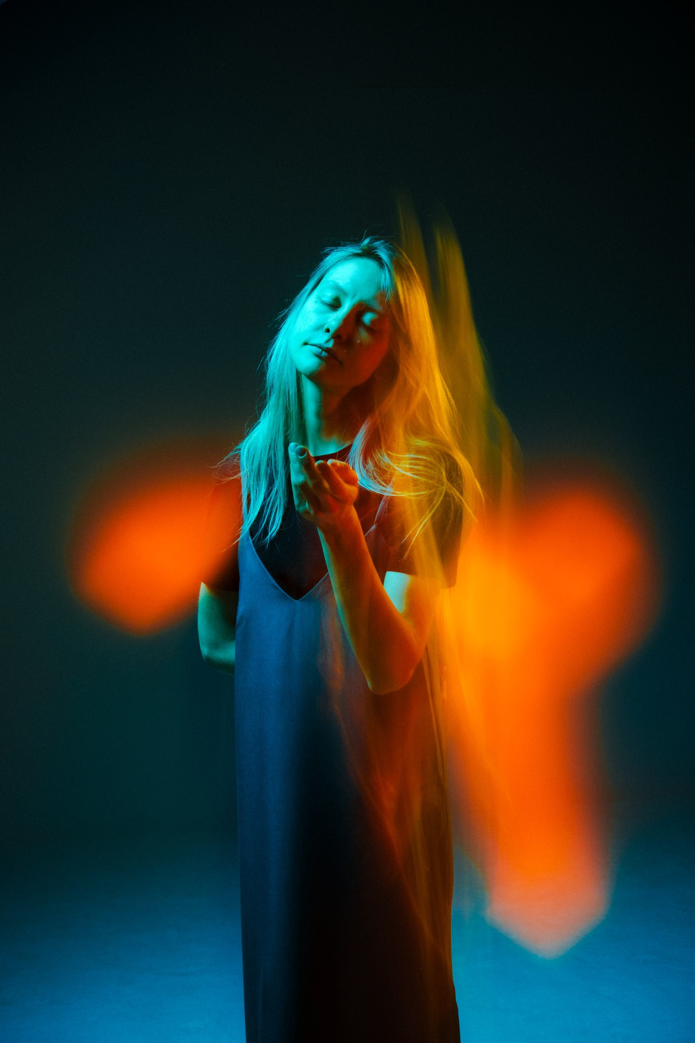 Works. Фотограф с цветным светом и оператор в Москве | Лиля Кичигина