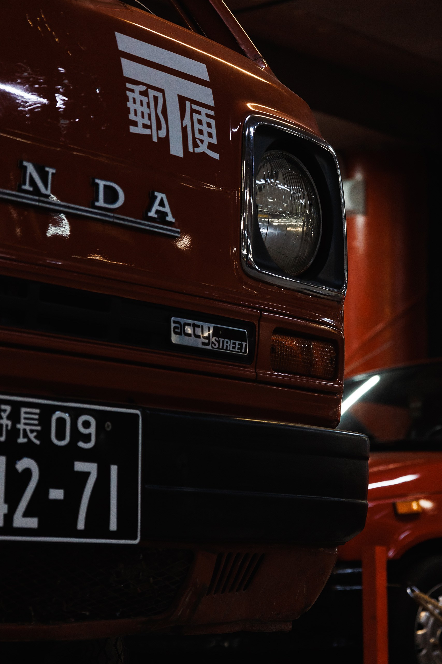 Съёмка автомобиля Honda Acty в музее Buckets Empire