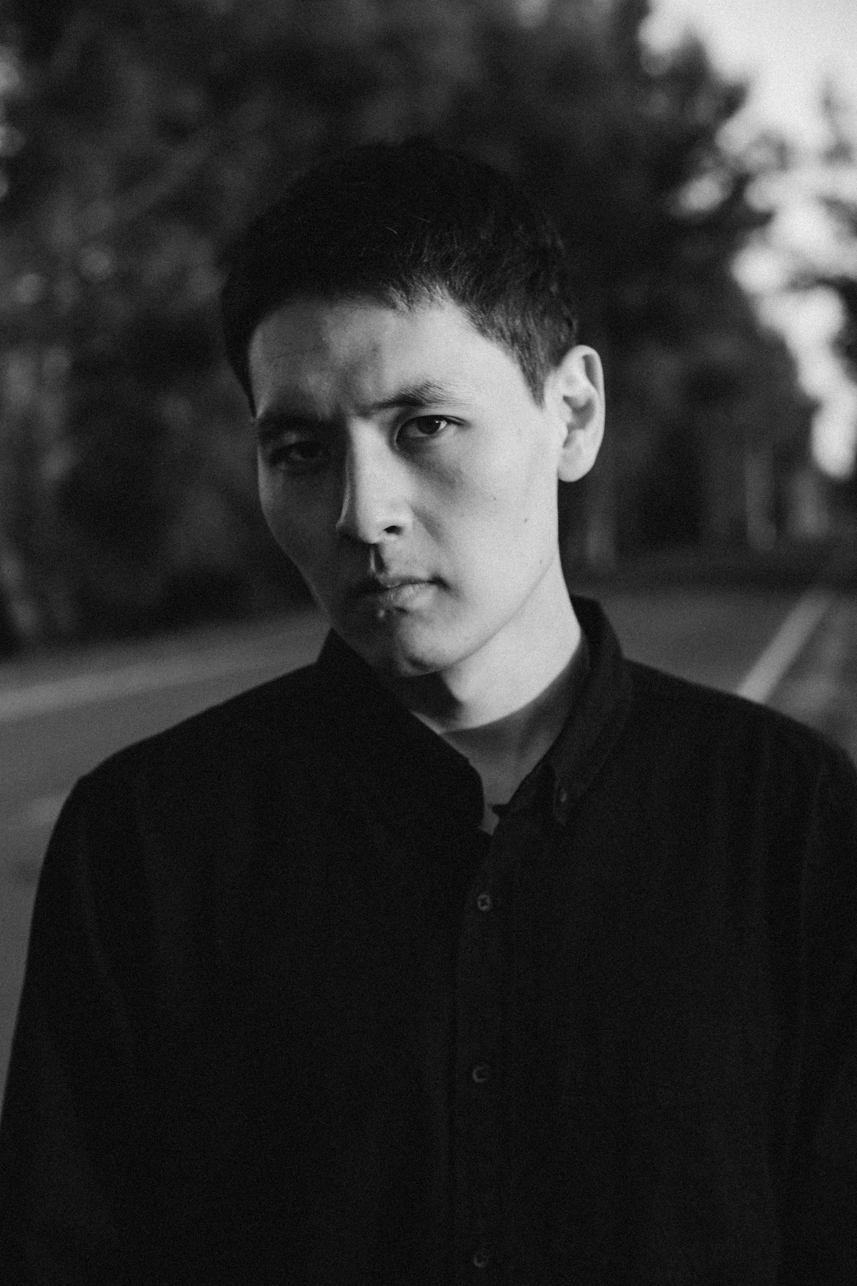 мужской фотограф Алматы Бизнес фотограф алматы Корпоративный фотограф алматы Бизнес портрет алматы подарить сертификат схъемка мужская подарок мужчине