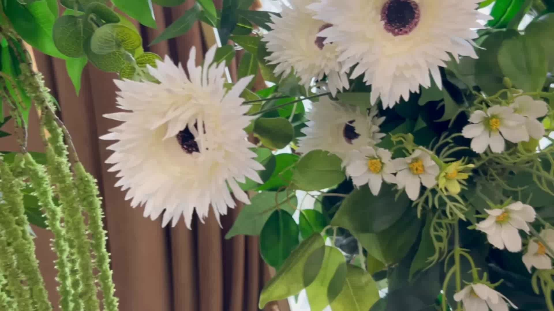 Организатор праздников. Организатор праздников. Ведущая Марина Гребенникова