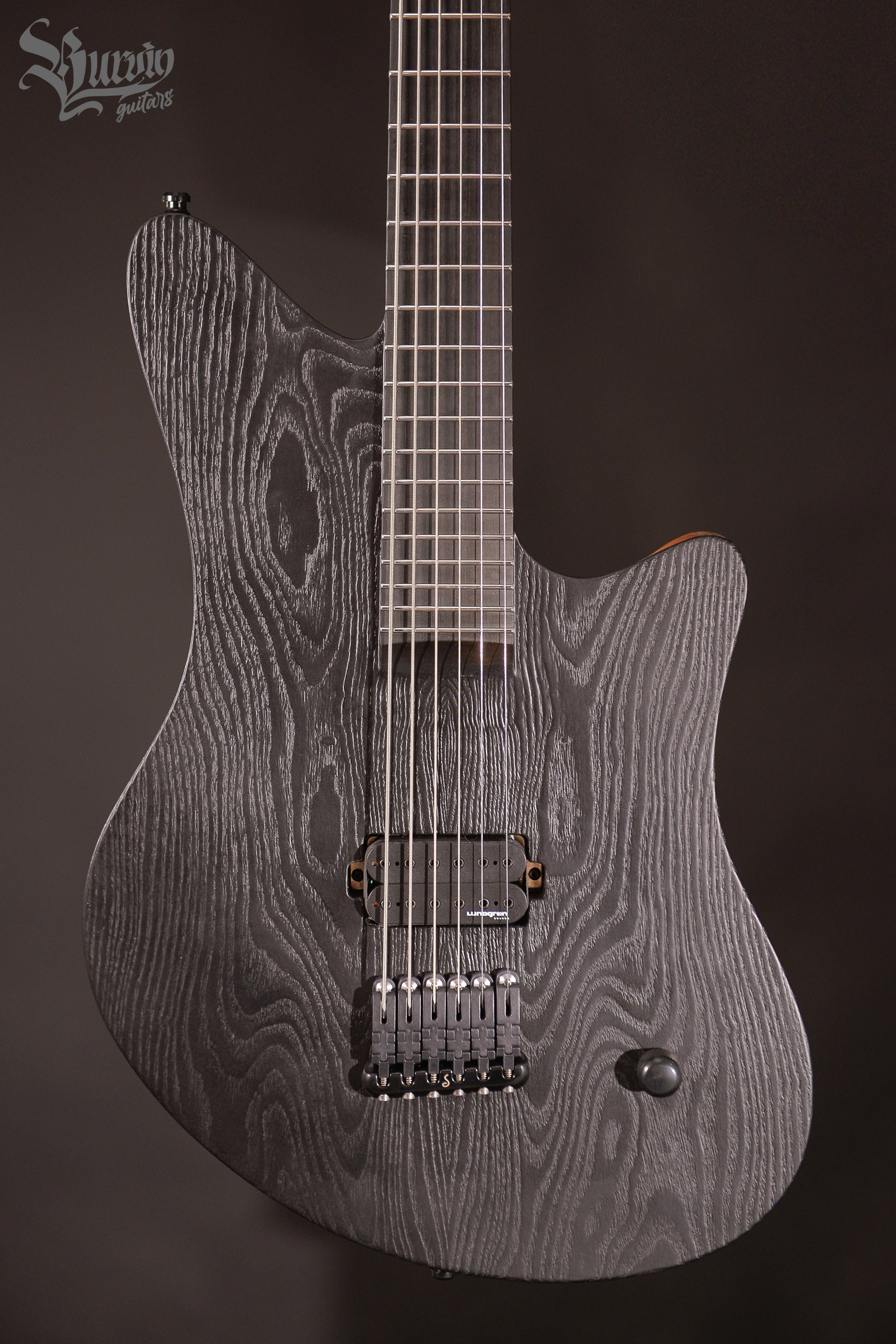 Master of making guitars and basses to order