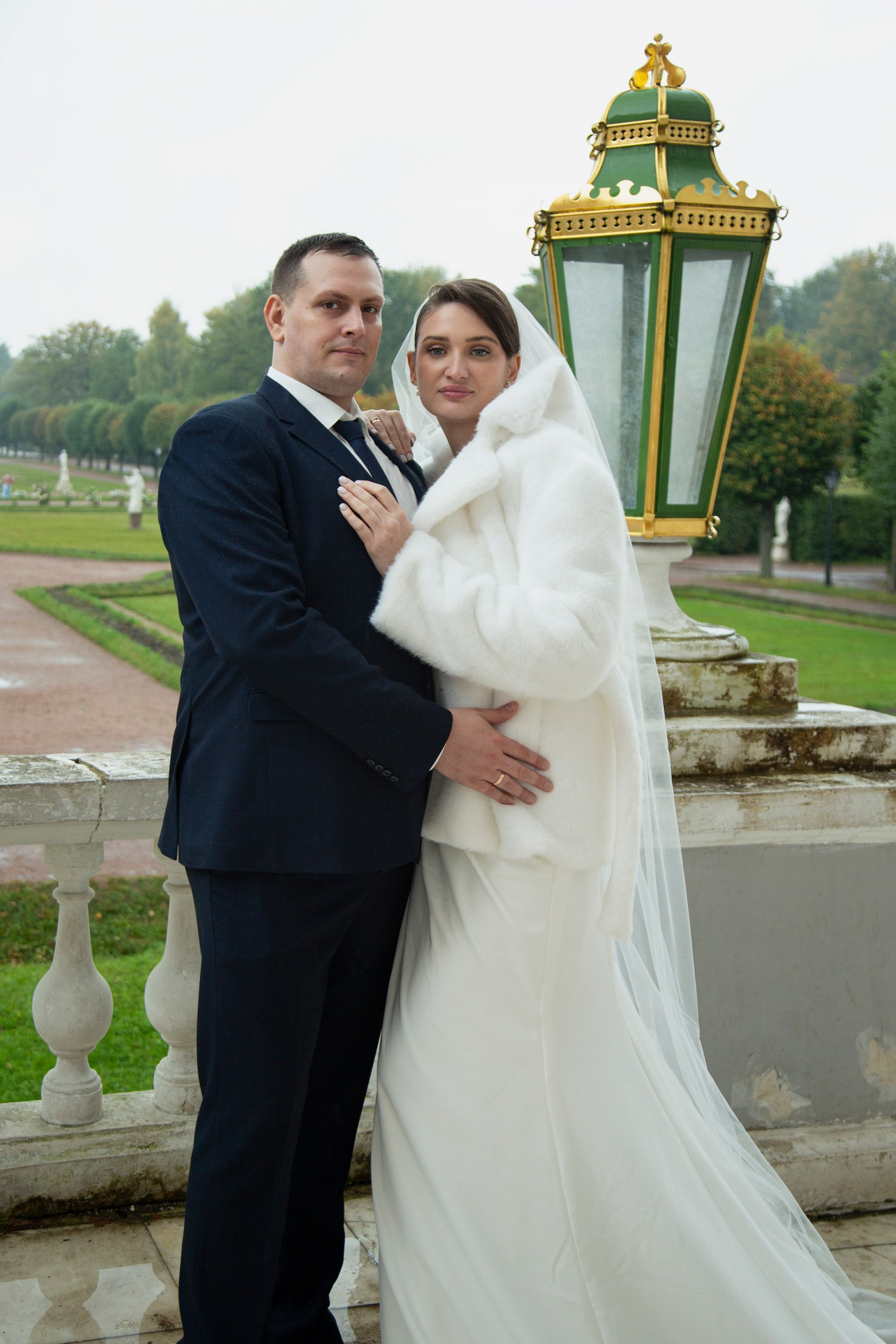 Свадебная фотосессия в усадьбе Кусково Алексея и Юлии. Фотосессия в студии в Москве от профессионального фотографа услуги по доступным ценам