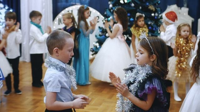 Видеосъёмка выпускного утренника в детском саду и школе по Москве и Подмосковью. Свадебный фотограф видеограф в Москве Павел Коротков